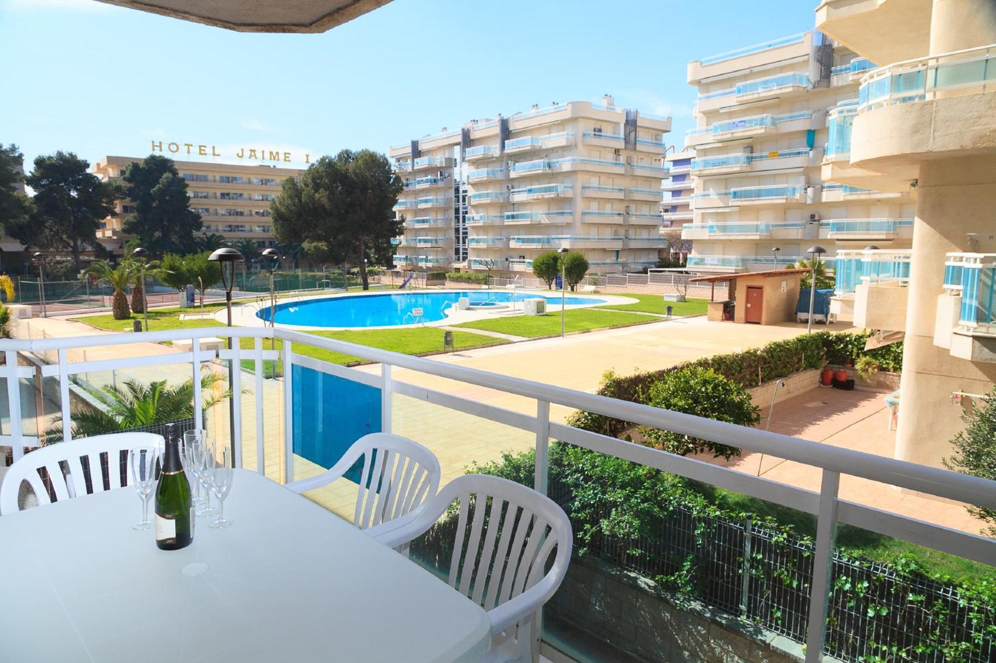 Uhc Larimar Family Complex Lägenhet Salou Exteriör bild